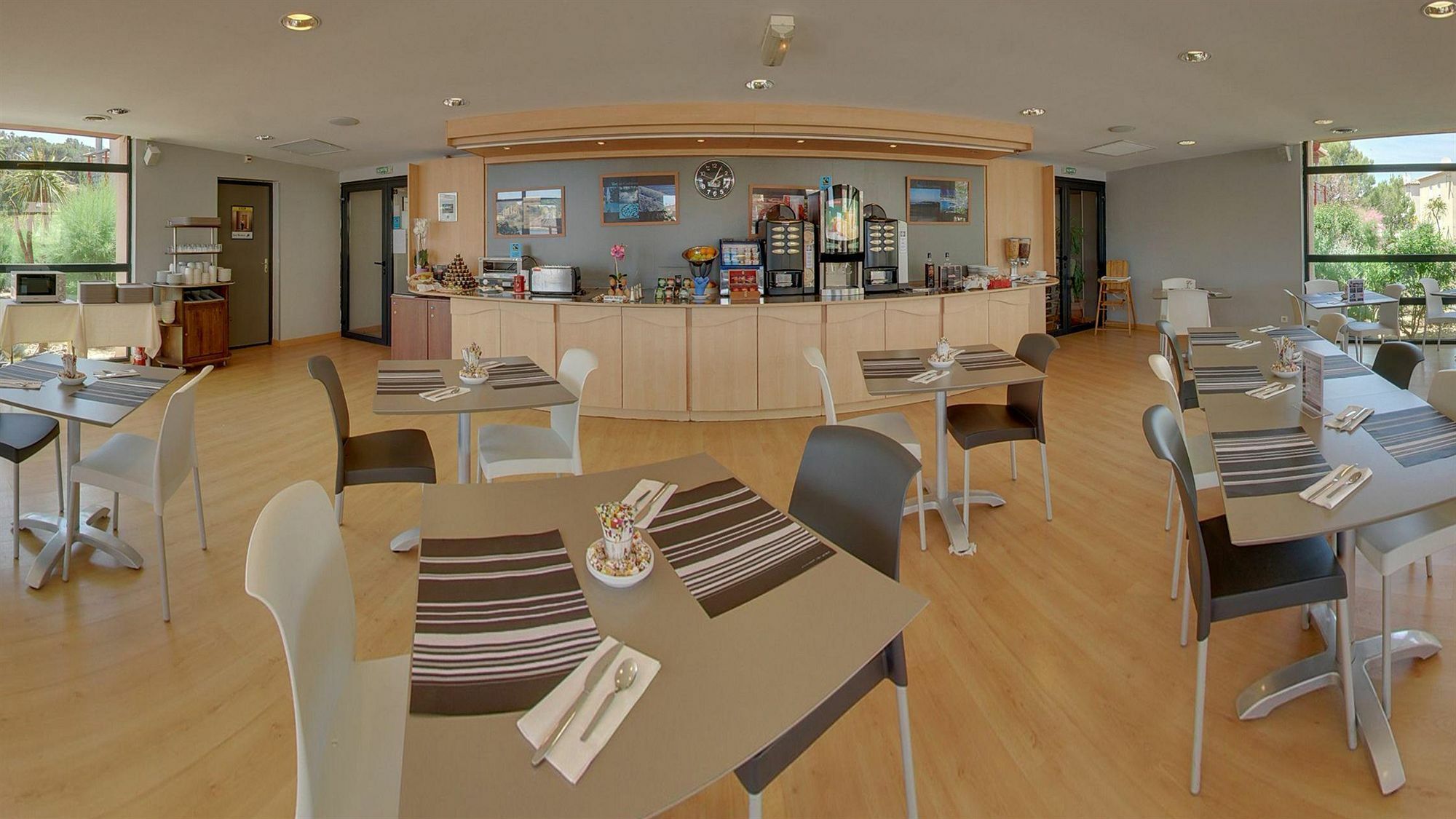 Hotel Le Phoebus Garden & Spa กรุยซ็อง ภายนอก รูปภาพ