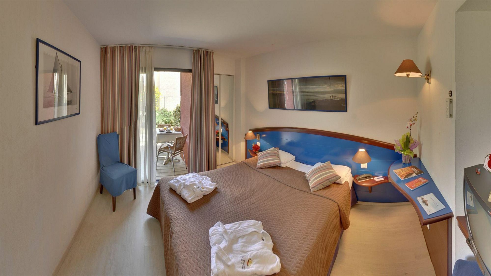 Hotel Le Phoebus Garden & Spa กรุยซ็อง ภายนอก รูปภาพ