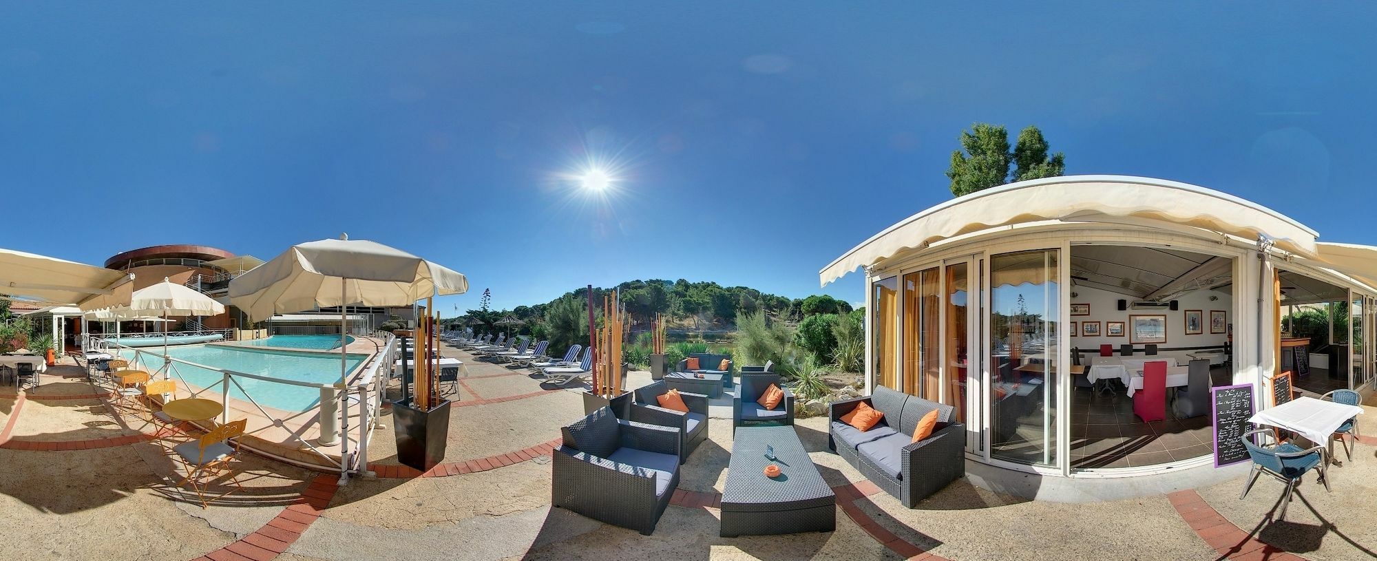 Hotel Le Phoebus Garden & Spa กรุยซ็อง ภายนอก รูปภาพ