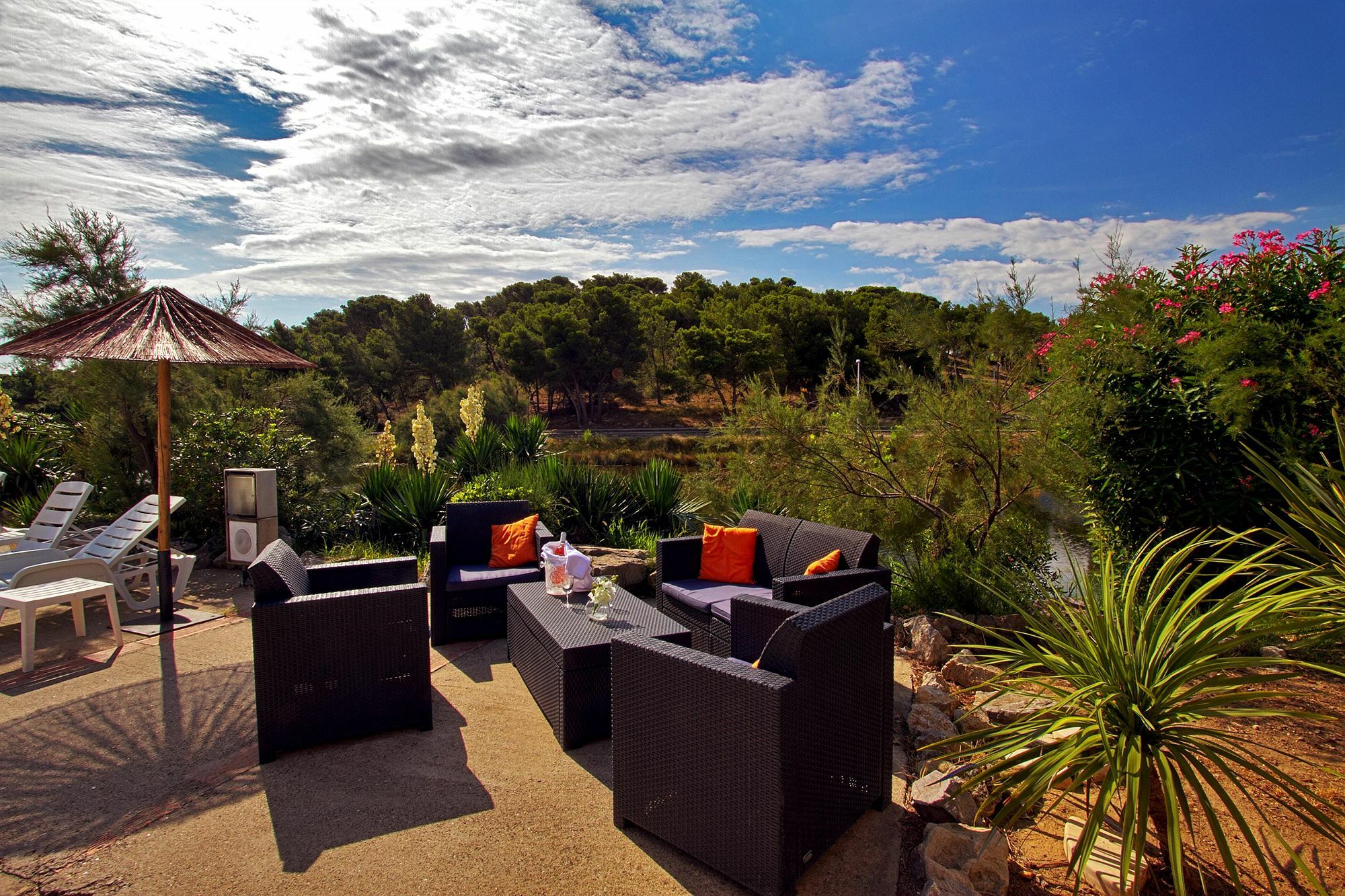 Hotel Le Phoebus Garden & Spa กรุยซ็อง ภายนอก รูปภาพ
